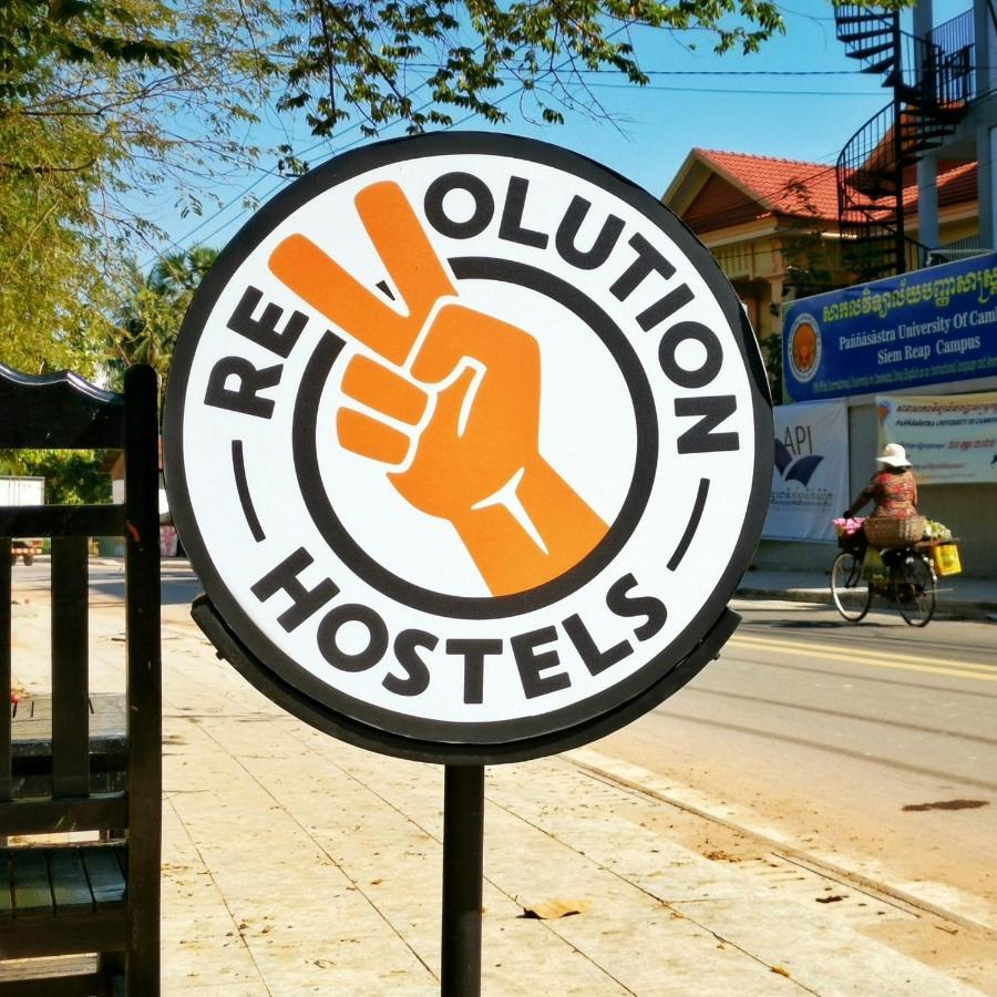 A Pousada Revolution Siem Reap Exterior foto